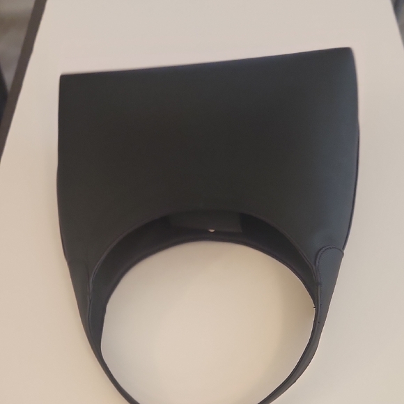 NWOT Tommy Hilfiger Black Staple Hobo Shoulder Bag - Picture 9 of 12